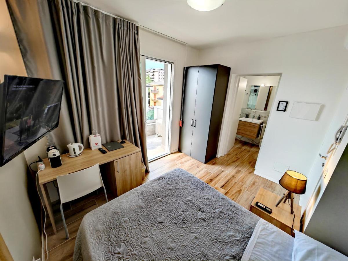 Residenza Delizia Camere & Appartamenti "Residenze Del Cuore" Verona Exterior foto